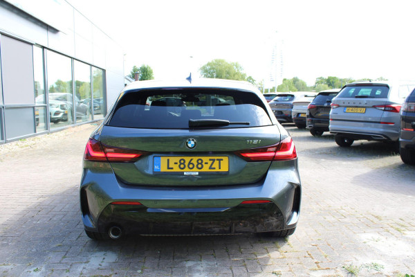 BMW 1-serie 118i Business Edition Plus 136pk Automaat | M -Sport | Navi | Stoelverwarming | PDC |