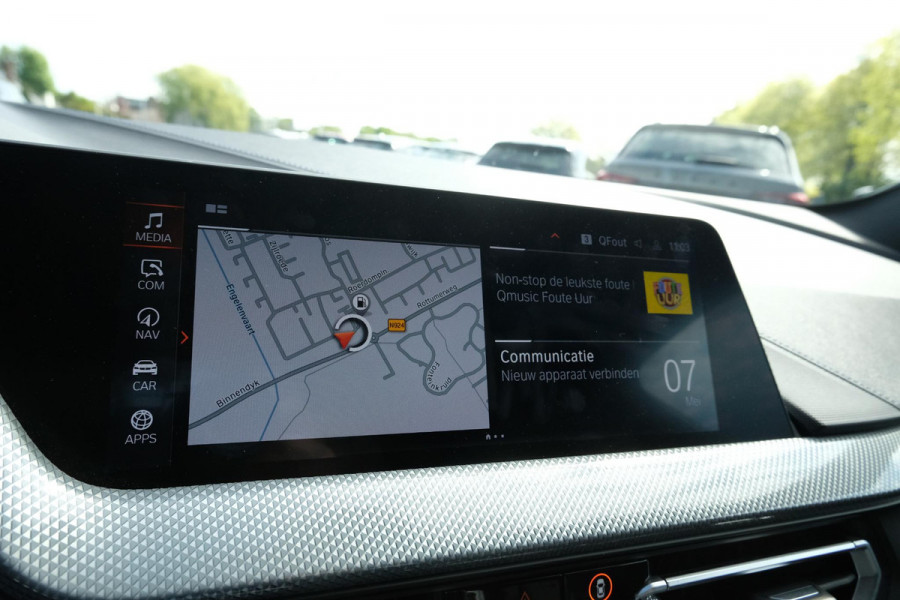 BMW 1-serie 118i Business Edition Plus 136pk Automaat | M -Sport | Navi | Stoelverwarming | PDC |