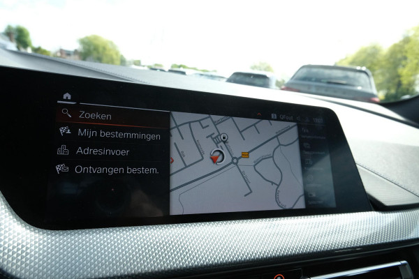 BMW 1-serie 118i Business Edition Plus 136pk Automaat | M -Sport | Navi | Stoelverwarming | PDC |