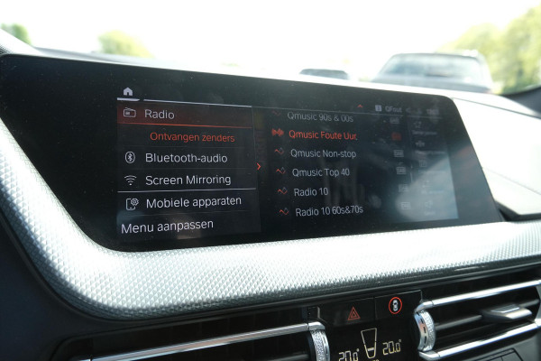 BMW 1-serie 118i Business Edition Plus 136pk Automaat | M -Sport | Navi | Stoelverwarming | PDC |