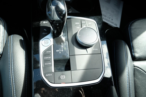 BMW 1-serie 118i Business Edition Plus 136pk Automaat | M -Sport | Navi | Stoelverwarming | PDC |