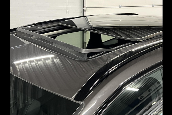 Volvo XC60 2.0 T8 Plug-in hybrid AWD Ultra Dark Luchtvering | Massage | Trekhaak | Stoelventilatie | Open dak | Adapt. Cruise | 360 camera | Head-up | Memory | Stuur-/stoelverwarming