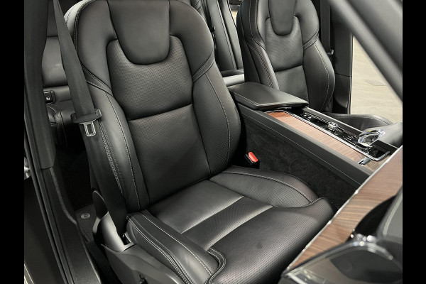 Volvo XC60 2.0 T8 Plug-in hybrid AWD Ultra Dark Luchtvering | Massage | Trekhaak | Stoelventilatie | Open dak | Adapt. Cruise | 360 camera | Head-up | Memory | Stuur-/stoelverwarming