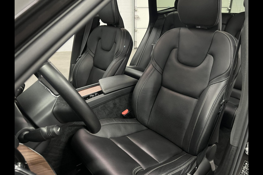 Volvo XC60 2.0 T8 Plug-in hybrid AWD Ultra Dark Luchtvering | Massage | Trekhaak | Stoelventilatie | Open dak | Adapt. Cruise | 360 camera | Head-up | Memory | Stuur-/stoelverwarming