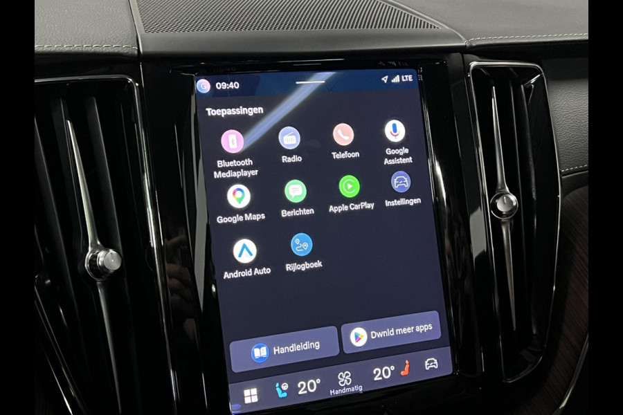 Volvo XC60 2.0 T8 Plug-in hybrid AWD Ultra Dark Luchtvering | Massage | Trekhaak | Stoelventilatie | Open dak | Adapt. Cruise | 360 camera | Head-up | Memory | Stuur-/stoelverwarming