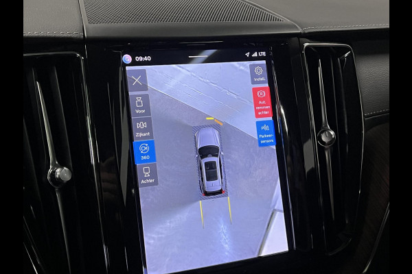 Volvo XC60 2.0 T8 Plug-in hybrid AWD Ultra Dark Luchtvering | Massage | Trekhaak | Stoelventilatie | Open dak | Adapt. Cruise | 360 camera | Head-up | Memory | Stuur-/stoelverwarming