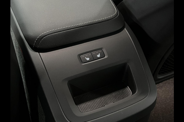Volvo XC60 2.0 T8 Plug-in hybrid AWD Ultra Dark Luchtvering | Massage | Trekhaak | Stoelventilatie | Open dak | Adapt. Cruise | 360 camera | Head-up | Memory | Stuur-/stoelverwarming