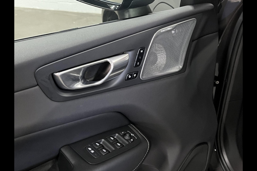 Volvo XC60 2.0 T8 Plug-in hybrid AWD Ultra Dark Luchtvering | Massage | Trekhaak | Stoelventilatie | Open dak | Adapt. Cruise | 360 camera | Head-up | Memory | Stuur-/stoelverwarming