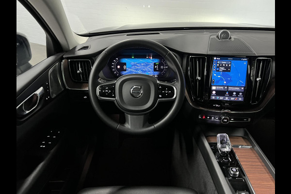 Volvo XC60 2.0 T8 Plug-in hybrid AWD Ultra Dark Luchtvering | Massage | Trekhaak | Stoelventilatie | Open dak | Adapt. Cruise | 360 camera | Head-up | Memory | Stuur-/stoelverwarming