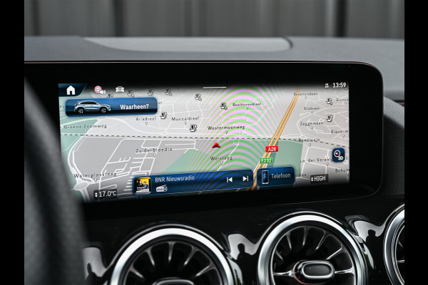 Mercedes-Benz GLA 250 e Business Solution AMG | Panorama dak | Memory seats | Stoelverwarming | Head-up | Camera | Ambiance interieur | Distronic |