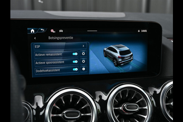 Mercedes-Benz GLA 250 e Business Solution AMG | Panorama dak | Memory seats | Stoelverwarming | Head-up | Camera | Ambiance interieur | Distronic |