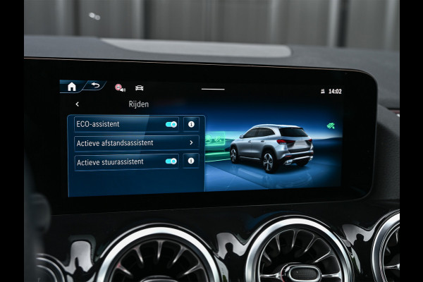 Mercedes-Benz GLA 250 e Business Solution AMG | Panorama dak | Memory seats | Stoelverwarming | Head-up | Camera | Ambiance interieur | Distronic |