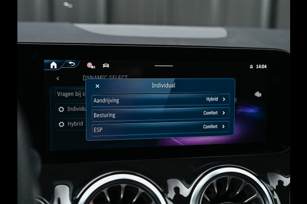 Mercedes-Benz GLA 250 e Business Solution AMG | Panorama dak | Memory seats | Stoelverwarming | Head-up | Camera | Ambiance interieur | Distronic |