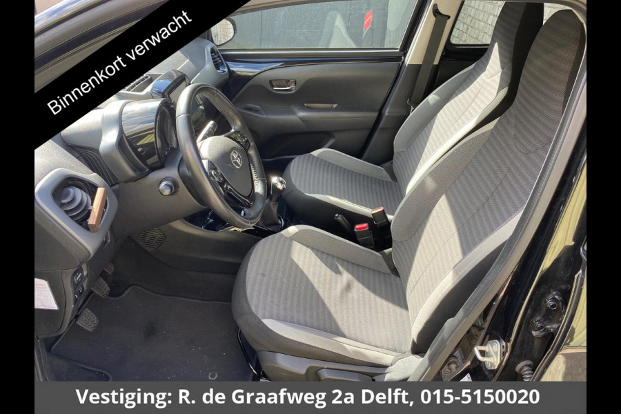 Toyota Aygo 1.0 VVT-i X-Joy Pack | Apple Carplay & AndroidAUTO | Lichtmetalen velgen | Privacy Glass |