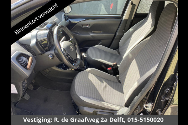 Toyota Aygo 1.0 VVT-i X-Joy Pack | Apple Carplay & AndroidAUTO | Lichtmetalen velgen | Privacy Glass |