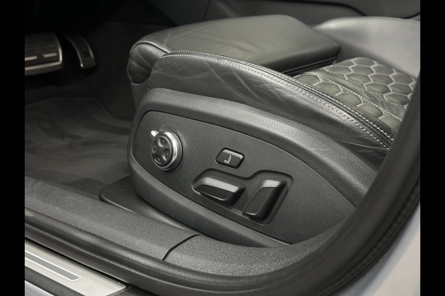 Audi RS4 Avant 2.9 TFSI A4 Quattro | Carbon | Panorama | RS-Dynamic | ACC | 360 Camera | Matrix-LED | Keyless-Entry | Massage | 20 inch | Memory | Black-Optic | 3-Zone Clima | Tour-Pakket | Getint Glas | Sfeerverlichting | Autom. Parkeren | Virtual-Cockpit |
