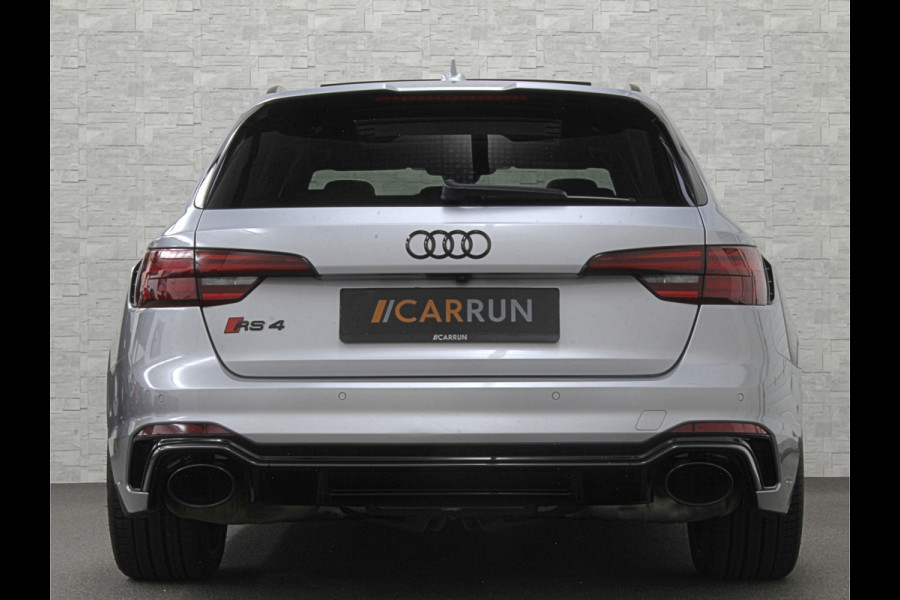 Audi RS4 Avant 2.9 TFSI A4 Quattro | Carbon | Panorama | RS-Dynamic | ACC | 360 Camera | Matrix-LED | Keyless-Entry | Massage | 20 inch | Memory | Black-Optic | 3-Zone Clima | Tour-Pakket | Getint Glas | Sfeerverlichting | Autom. Parkeren | Virtual-Cockpit |