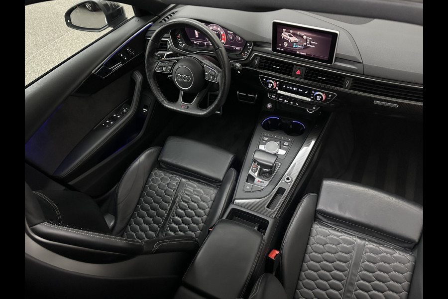 Audi RS4 Avant 2.9 TFSI A4 Quattro | Carbon | Panorama | RS-Dynamic | ACC | 360 Camera | Matrix-LED | Keyless-Entry | Massage | 20 inch | Memory | Black-Optic | 3-Zone Clima | Tour-Pakket | Getint Glas | Sfeerverlichting | Autom. Parkeren | Virtual-Cockpit |