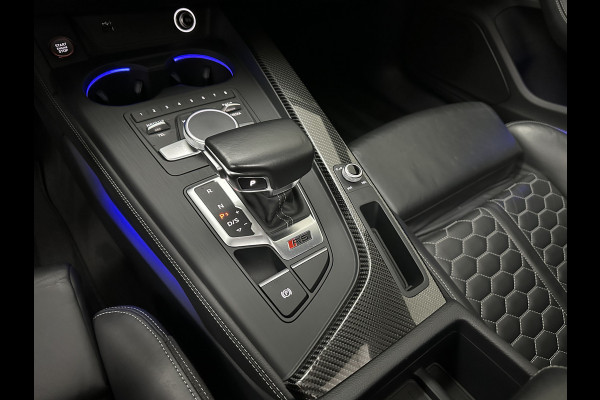 Audi RS4 Avant 2.9 TFSI A4 Quattro | Carbon | Panorama | RS-Dynamic | ACC | 360 Camera | Matrix-LED | Keyless-Entry | Massage | 20 inch | Memory | Black-Optic | 3-Zone Clima | Tour-Pakket | Getint Glas | Sfeerverlichting | Autom. Parkeren | Virtual-Cockpit |