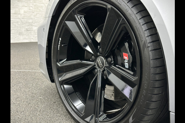 Audi RS4 Avant 2.9 TFSI A4 Quattro | Carbon | Panorama | RS-Dynamic | ACC | 360 Camera | Matrix-LED | Keyless-Entry | Massage | 20 inch | Memory | Black-Optic | 3-Zone Clima | Tour-Pakket | Getint Glas | Sfeerverlichting | Autom. Parkeren | Virtual-Cockpit |