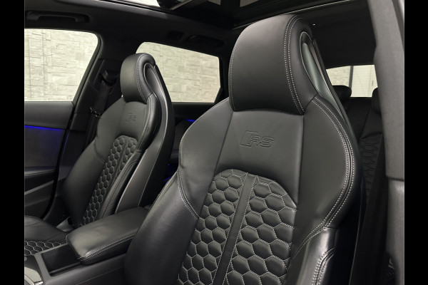 Audi RS4 Avant 2.9 TFSI A4 Quattro | Carbon | Panorama | RS-Dynamic | ACC | 360 Camera | Matrix-LED | Keyless-Entry | Massage | 20 inch | Memory | Black-Optic | 3-Zone Clima | Tour-Pakket | Getint Glas | Sfeerverlichting | Autom. Parkeren | Virtual-Cockpit |