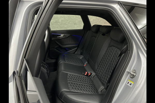 Audi RS4 Avant 2.9 TFSI A4 Quattro | Carbon | Panorama | RS-Dynamic | ACC | 360 Camera | Matrix-LED | Keyless-Entry | Massage | 20 inch | Memory | Black-Optic | 3-Zone Clima | Tour-Pakket | Getint Glas | Sfeerverlichting | Autom. Parkeren | Virtual-Cockpit |