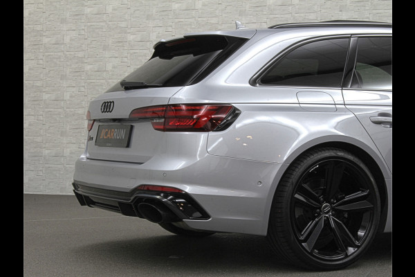 Audi RS4 Avant 2.9 TFSI A4 Quattro | Carbon | Panorama | RS-Dynamic | ACC | 360 Camera | Matrix-LED | Keyless-Entry | Massage | 20 inch | Memory | Black-Optic | 3-Zone Clima | Tour-Pakket | Getint Glas | Sfeerverlichting | Autom. Parkeren | Virtual-Cockpit |