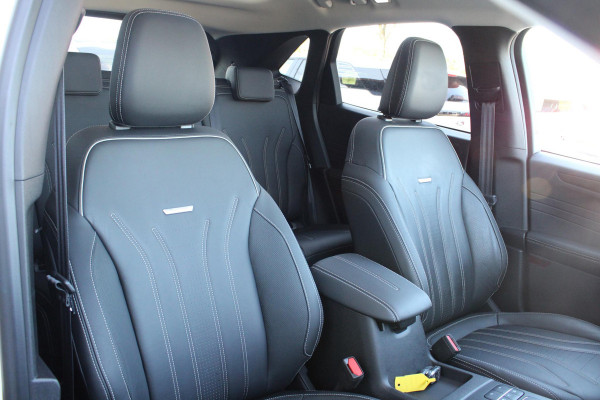 Ford Kuga 2.5 PHEV Vignale | Panorama Dak | Adaptive Cruise Control | Winterpack | Full LED | Volledig Lederen Interieur |