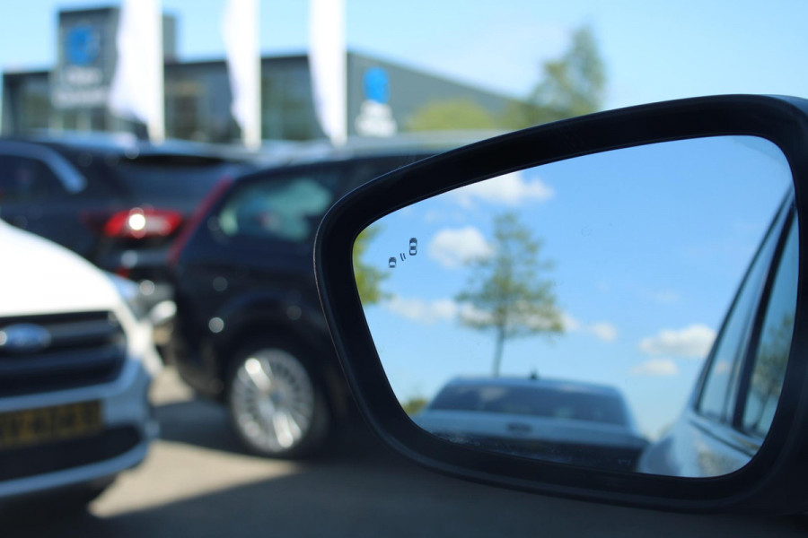 Ford Kuga 2.5 PHEV Vignale | Panorama Dak | Adaptive Cruise Control | Winterpack | Full LED | Volledig Lederen Interieur |