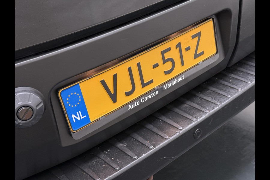 Ford Transit 310 2.0 TDCI L2H2 3-Persoons Camera Airco Stoelverwarming Elek.Stoel Cruise Control Pdc Lane Assist Trend Betonplex Vloer Wandbetimmering Schuifdeur Voorruitverwarming 1e Eigenaar Origineel Nederlandse Bus