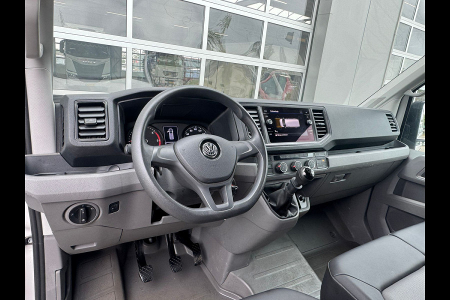 Volkswagen Crafter 35 2.0 TDI L3H3 > Trekhaak/P sensoren/Navigatie