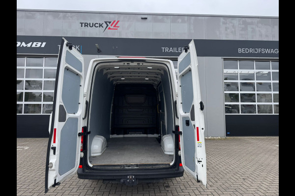 Volkswagen Crafter 35 2.0 TDI L3H3 > Trekhaak/P sensoren/Navigatie