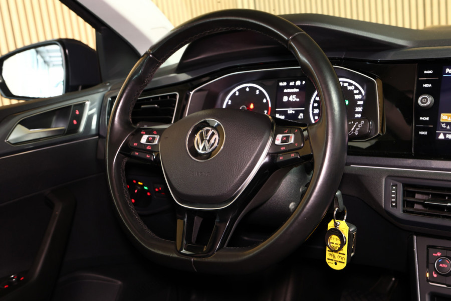 Volkswagen Polo 1.0 TSI Highline R line int. NAVI CLIMA PDC "18