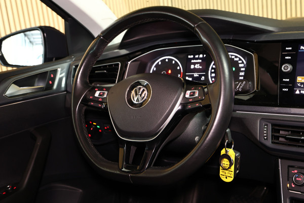 Volkswagen Polo 1.0 TSI Highline R line int. NAVI CLIMA PDC "18