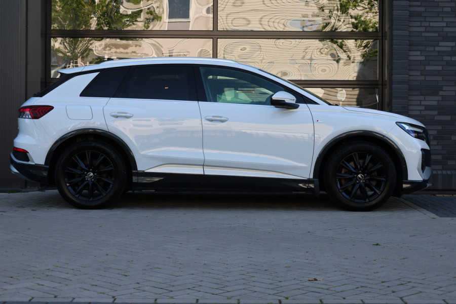 Audi Q4 e-tron 40 S edition 77 kWh | BTW | CAMERA | STOELVERWARMING | ACC | 19'' |