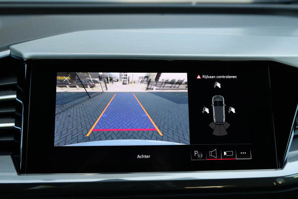 Audi Q4 e-tron 40 S edition 77 kWh | BTW | CAMERA | STOELVERWARMING | ACC | 19'' |