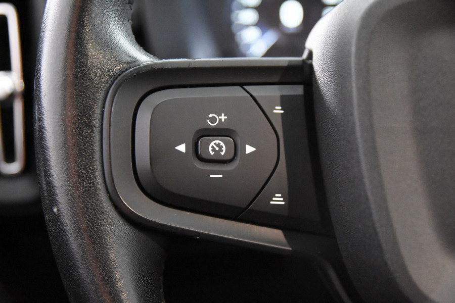 Volvo XC40 1.5 T2 Momentum Core Automaat *1ste Eigenaar*Navigatie*PDC*