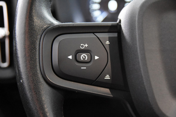 Volvo XC40 1.5 T2 Momentum Core Automaat *1ste Eigenaar*Navigatie*PDC*