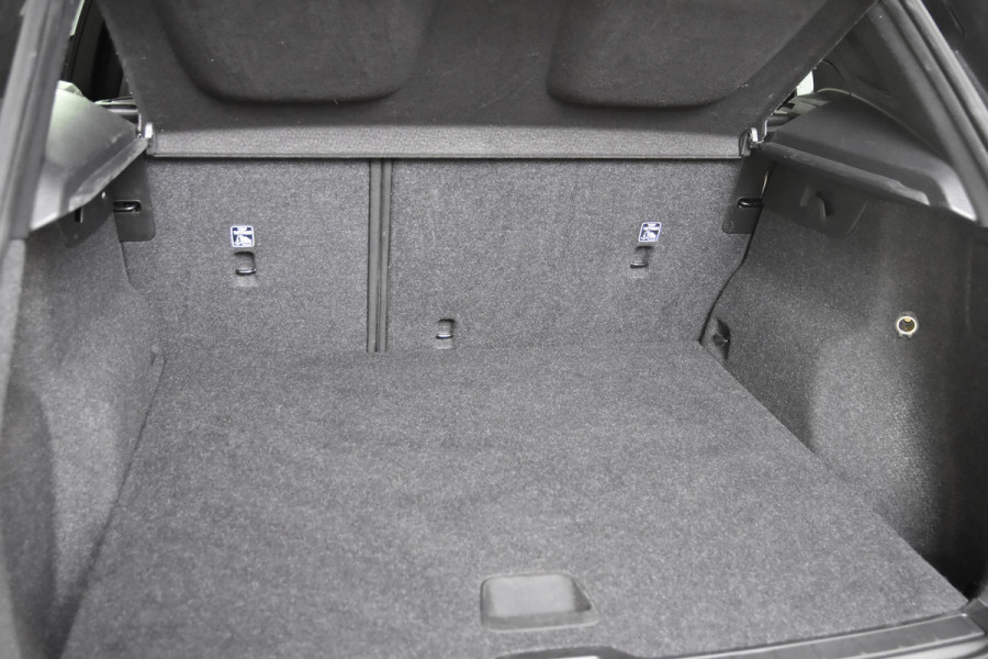 Volvo XC40 1.5 T2 Momentum Core Automaat *1ste Eigenaar*Navigatie*PDC*