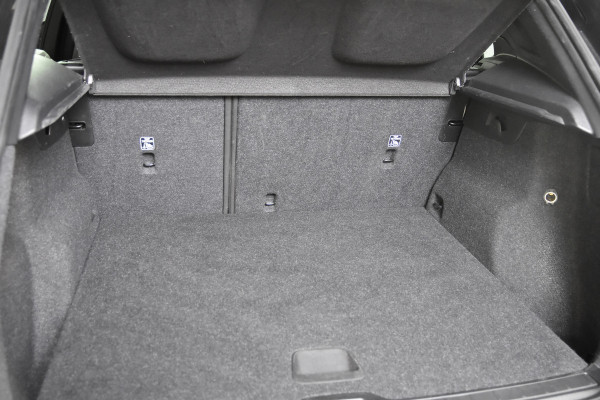 Volvo XC40 1.5 T2 Momentum Core Automaat *1ste Eigenaar*Navigatie*PDC*