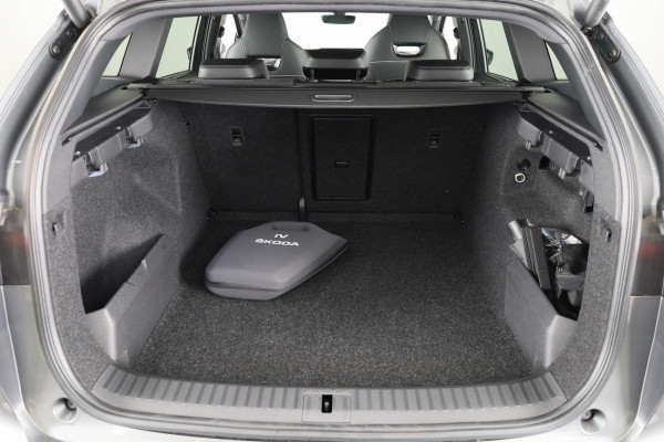 Škoda Enyaq 60 Sportline 180pk| Panoramadak | Business upgrade pakket | 21 inch Lichtmetalen velgen |