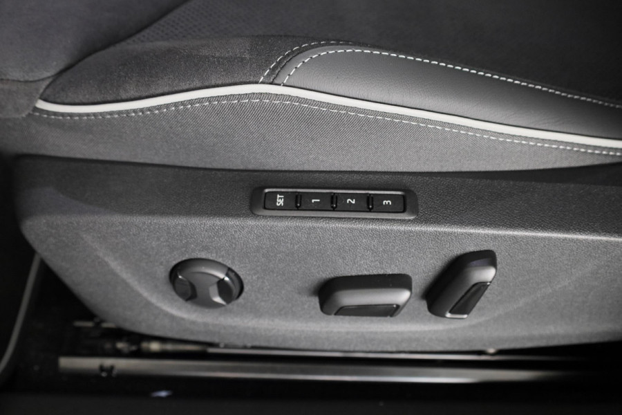 Škoda Enyaq 60 Sportline 180pk| Panoramadak | Business upgrade pakket | 21 inch Lichtmetalen velgen |