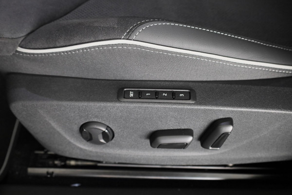 Škoda Enyaq 60 Sportline 180pk| Panoramadak | Business upgrade pakket | 21 inch Lichtmetalen velgen |