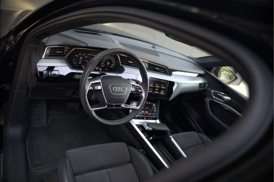 Audi e-tron e-tron 50 quattro Launch edition plus 71 kWh S-Line | Panoramadak | Bang & Olufsen | Head-Up Display | Stoelverwarming | Ambiance Verlichting | Adaptive Cruise Control | Memory Seat | Camera |