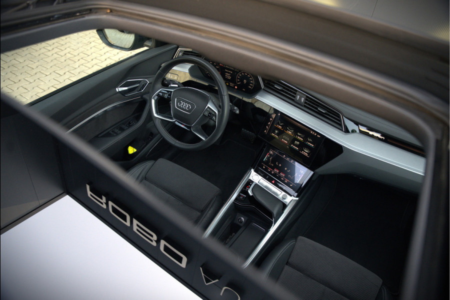 Audi e-tron e-tron 50 quattro Launch edition plus 71 kWh S-Line | Panoramadak | Bang & Olufsen | Head-Up Display | Stoelverwarming | Ambiance Verlichting | Adaptive Cruise Control | Memory Seat | Camera |