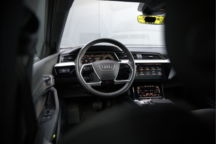 Audi e-tron e-tron 50 quattro Launch edition plus 71 kWh S-Line | Panoramadak | Bang & Olufsen | Head-Up Display | Stoelverwarming | Ambiance Verlichting | Adaptive Cruise Control | Memory Seat | Camera |