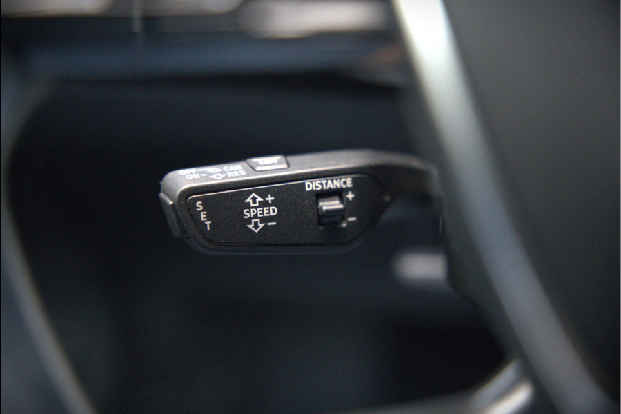 Audi e-tron e-tron 50 quattro Launch edition plus 71 kWh S-Line | Panoramadak | Bang & Olufsen | Head-Up Display | Stoelverwarming | Ambiance Verlichting | Adaptive Cruise Control | Memory Seat | Camera |