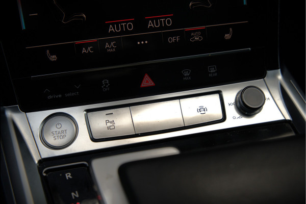 Audi e-tron e-tron 50 quattro Launch edition plus 71 kWh S-Line | Panoramadak | Bang & Olufsen | Head-Up Display | Stoelverwarming | Ambiance Verlichting | Adaptive Cruise Control | Memory Seat | Camera |