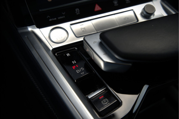 Audi e-tron e-tron 50 quattro Launch edition plus 71 kWh S-Line | Panoramadak | Bang & Olufsen | Head-Up Display | Stoelverwarming | Ambiance Verlichting | Adaptive Cruise Control | Memory Seat | Camera |