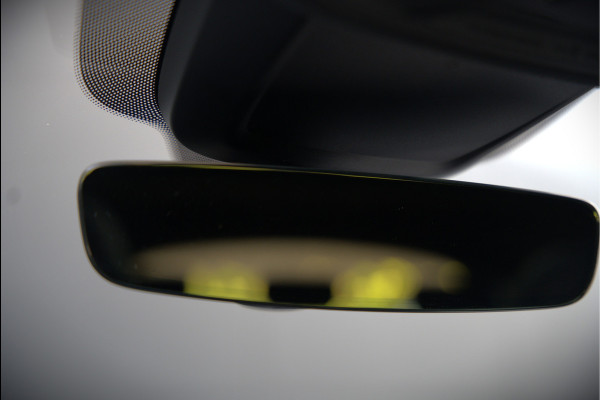 Audi e-tron e-tron 50 quattro Launch edition plus 71 kWh S-Line | Panoramadak | Bang & Olufsen | Head-Up Display | Stoelverwarming | Ambiance Verlichting | Adaptive Cruise Control | Memory Seat | Camera |